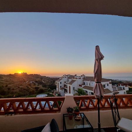 Sitio de Calahonda Elegant Apartment With Fantastic Views At The Top Of Calahonda מראה חיצוני תמונה