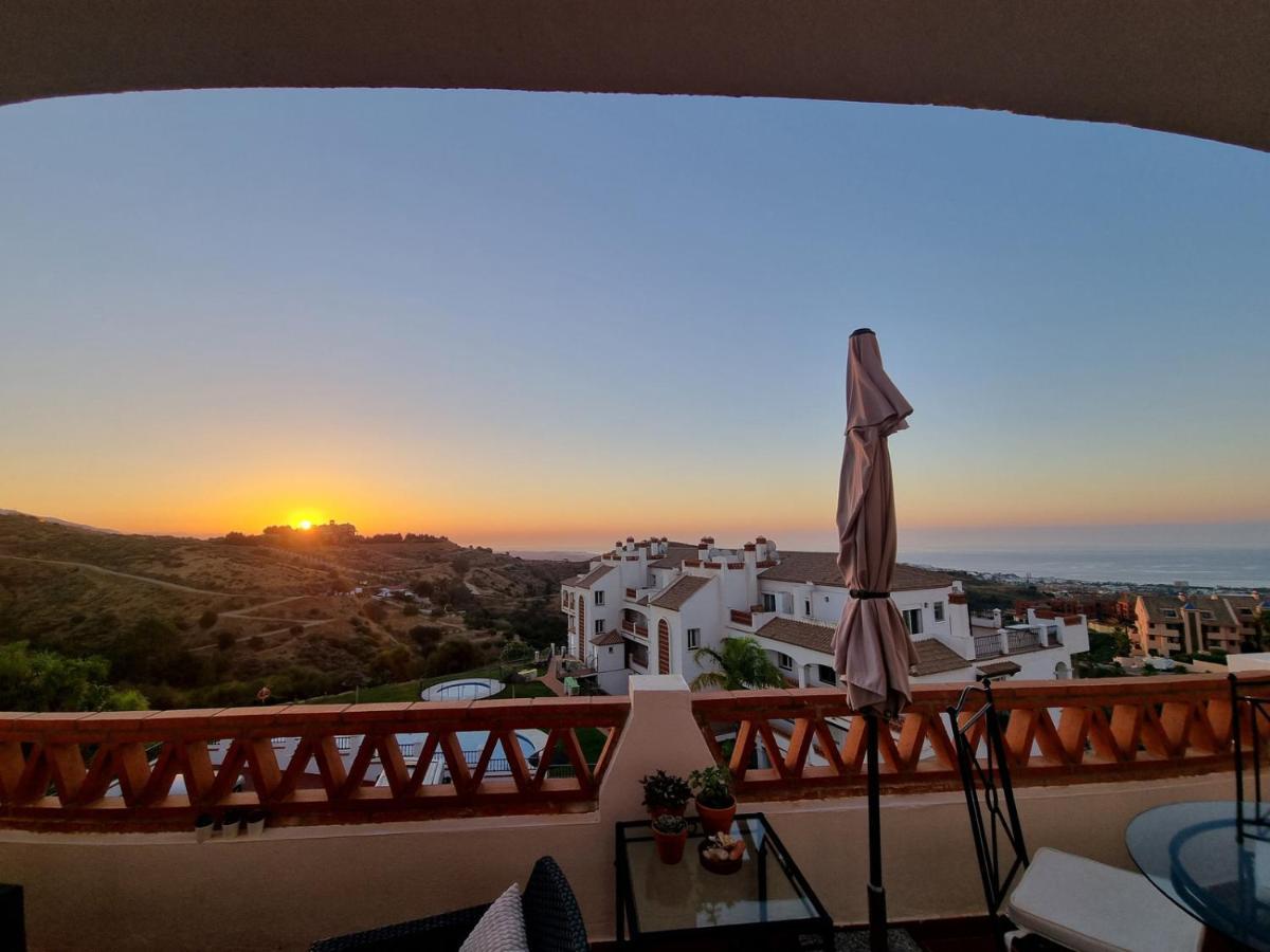 Sitio de Calahonda Elegant Apartment With Fantastic Views At The Top Of Calahonda מראה חיצוני תמונה