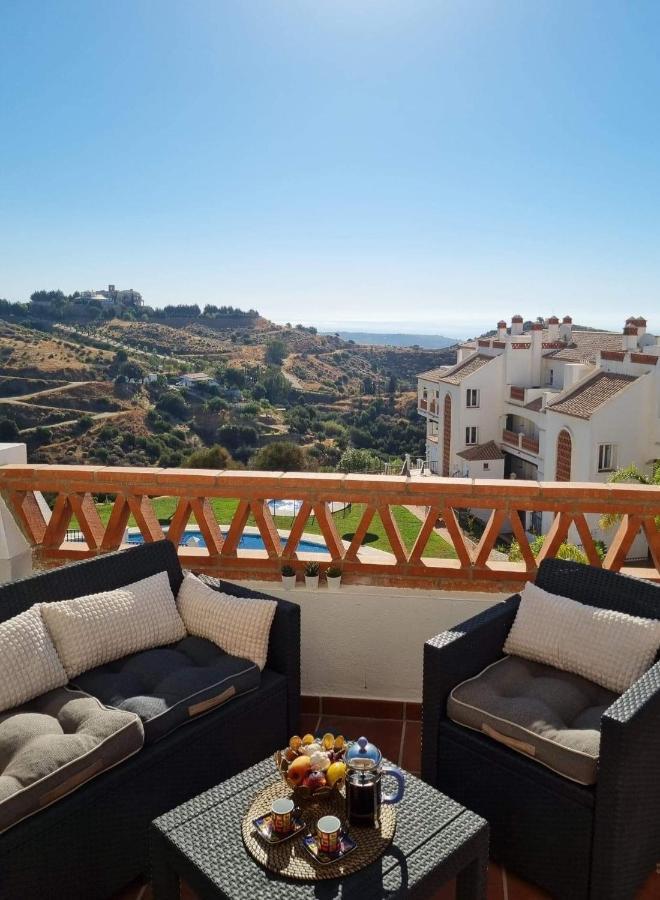 Sitio de Calahonda Elegant Apartment With Fantastic Views At The Top Of Calahonda מראה חיצוני תמונה
